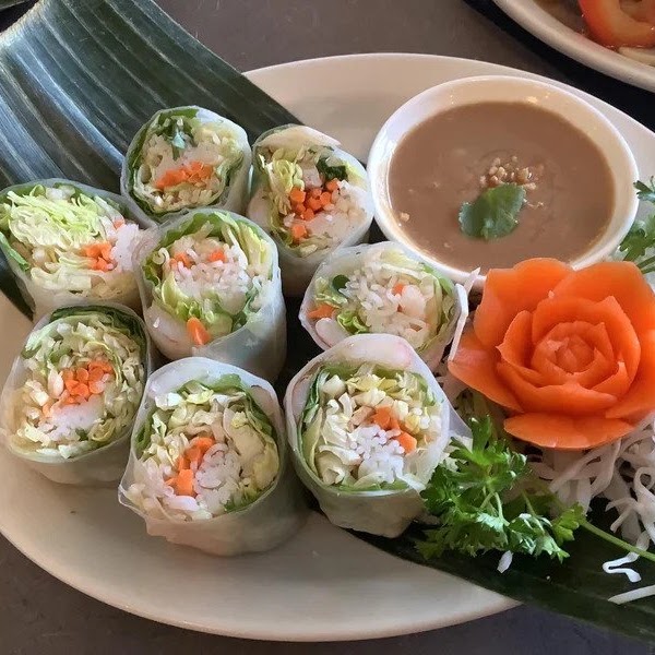 Fresh Rolls (Shrimp, Chicken, Tofu, or Vegetables)