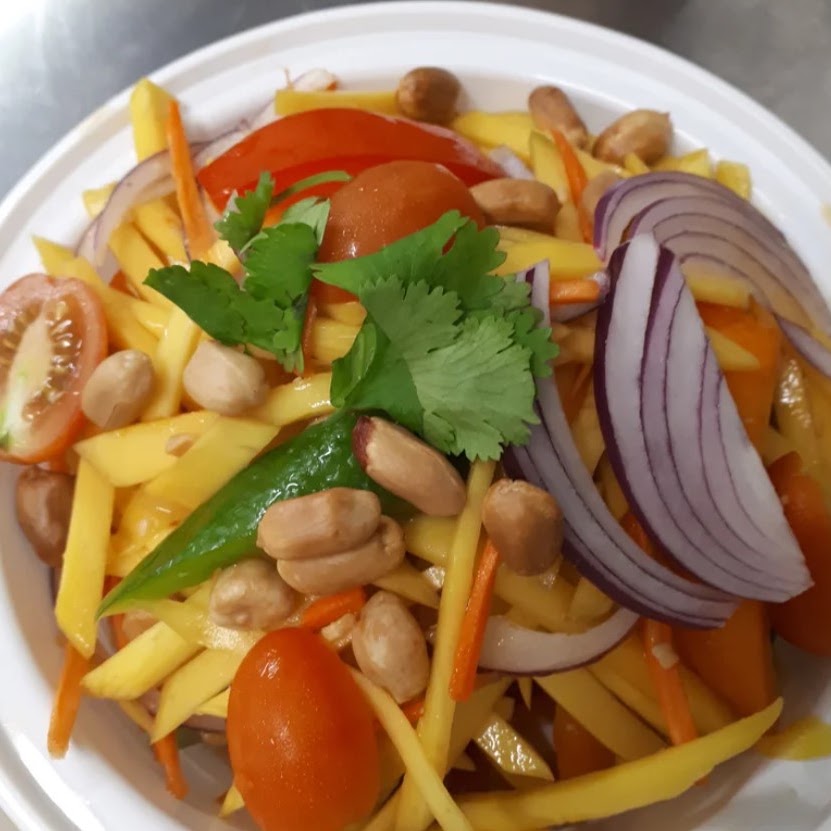 Green Mango Salad (ยำมะม่วง)