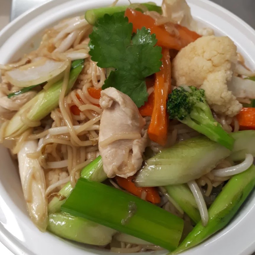 Pad Ba-Mee (ผัดบะหมี่)