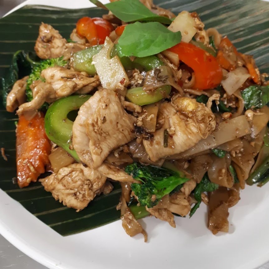 Pad Khee Mao (ผัดขี้เมา)